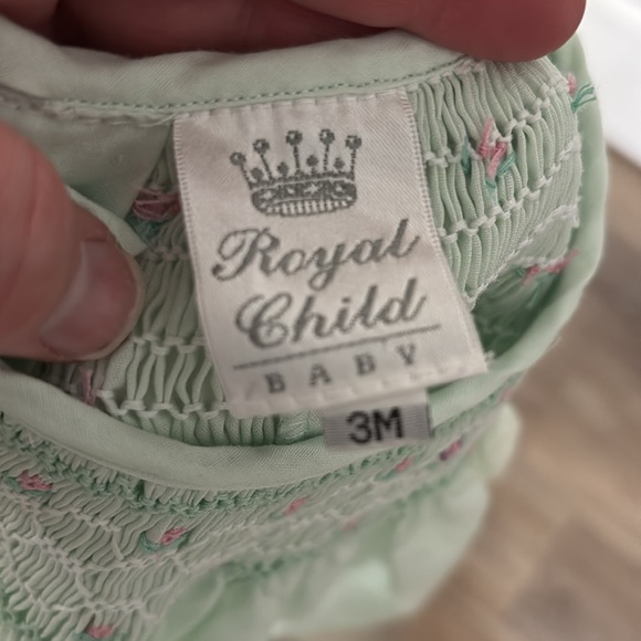 ROYAL CHILD light mint green smocked with pink purple flowers Size 3 baby - Picture 2 of 5